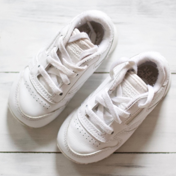 white reebok classics size 5